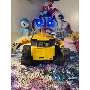 Pixar Collection WALL-E Hello RC Figure